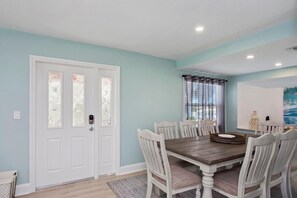 House, Multiple Beds (Montishello on Jefferson) | Dining