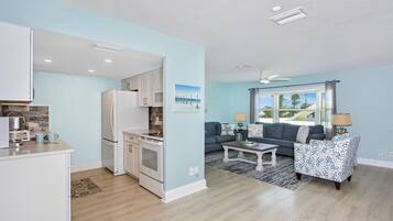 House, Multiple Beds (Montishello on Jefferson) | Private kitchen | Oven, toaster