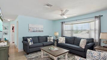 House, Multiple Beds (Montishello on Jefferson) | Living area