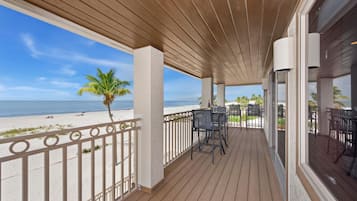 House, Multiple Beds (Beachfront Palace (Saint Kyrollos VI)) | Outdoor dining