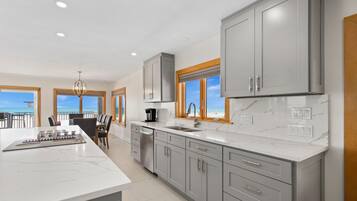 House, Multiple Beds (Beachfront Palace (Saint Kyrollos VI)) | Private kitchen