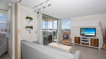 Condo, 1 King Bed with Sofa bed (Estero Beach & Tennis 901-C) | Living area