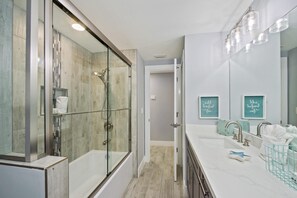 Nhà, nhiều giường (Palmview Paradise) | Phòng tắm