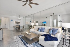 Condo, Multiple Beds (Palm Harbor #403) | Living area