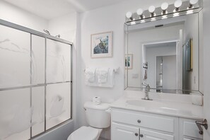 Apartamento, varias camas (Palm Harbor #403) | Baño