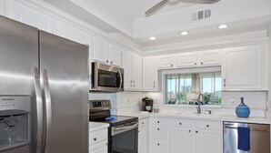 Condo, Multiple Beds (Palm Harbor #403) | Private kitchen - Palm Harbor #403 (Fort Myers Beach)