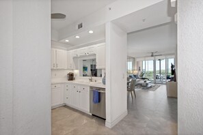 Condo, Multiple Beds (Palm Harbor #403) | Interior