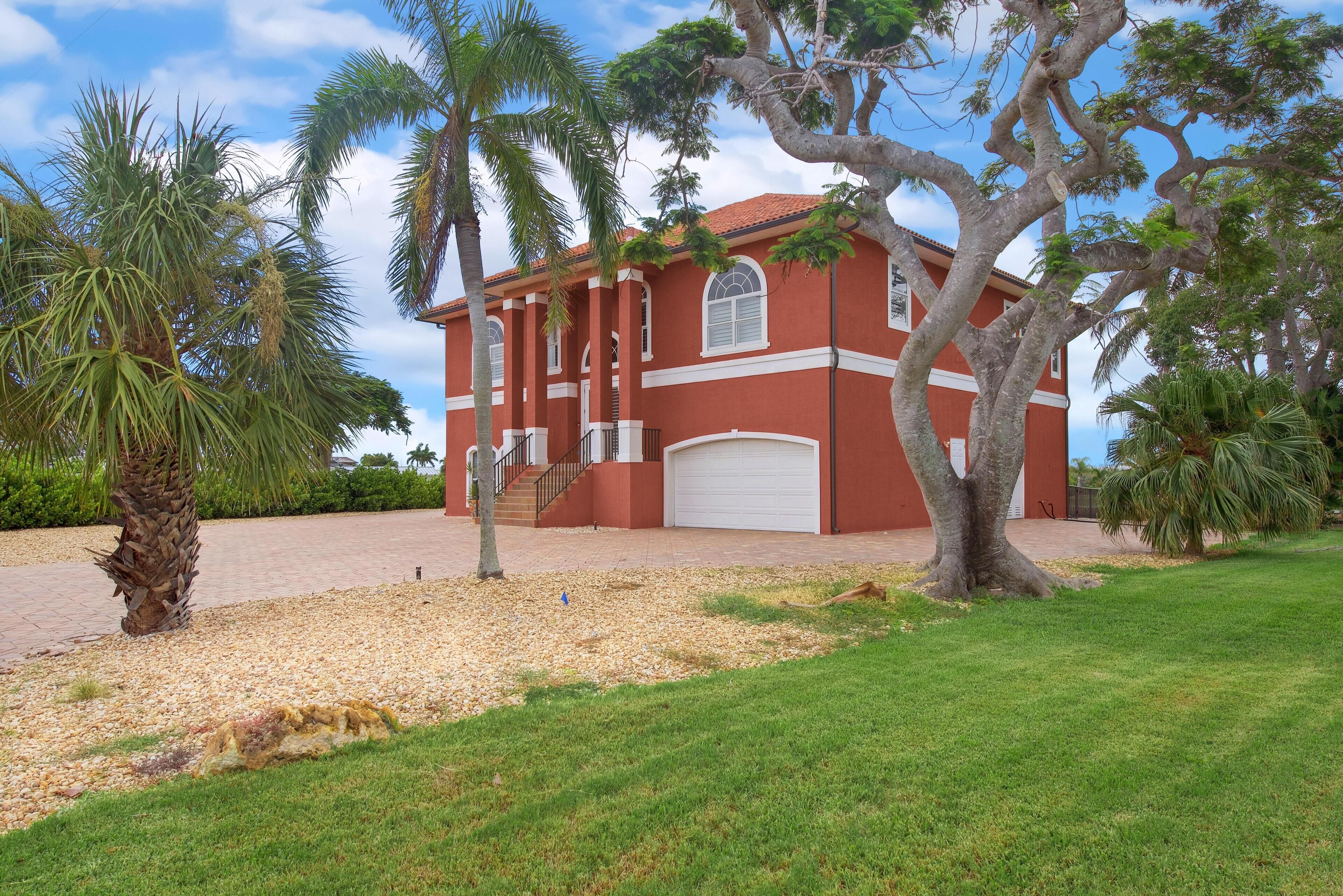 House, Multiple Beds (Palm Royale) | Exterior