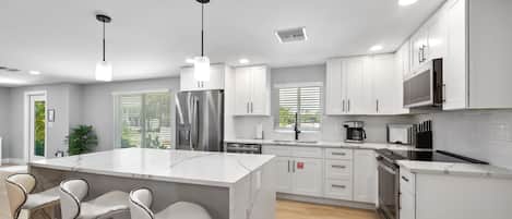 House, Multiple Beds (Seminole Sanctuary) | Private kitchen | Oven, toaster