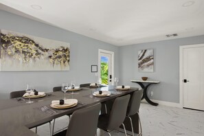 Maison, plusieurs lits (Ibis Landing) | Restauration