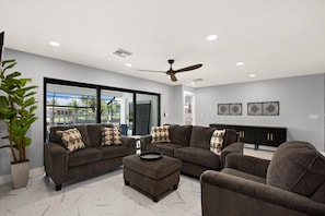 House, Multiple Beds (Ibis Landing) | Interior