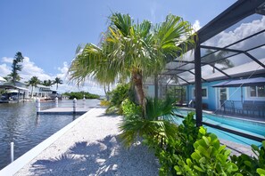 Pool - Flamingo Bay (Fort Myers Beach)