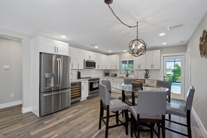 House, Multiple Beds (Flamingo Bay) | Private kitchen | Oven, toaster