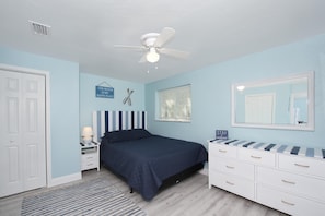 2 bedrooms - Mermaid Tales 2BR #5 and #6 (Fort Myers Beach)