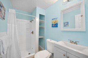 House, Multiple Beds (Mermaid Tales 2BR #5 and #6) | Bathroom - Mermaid Tales 2BR #5 and #6 (Fort Myers Beach)