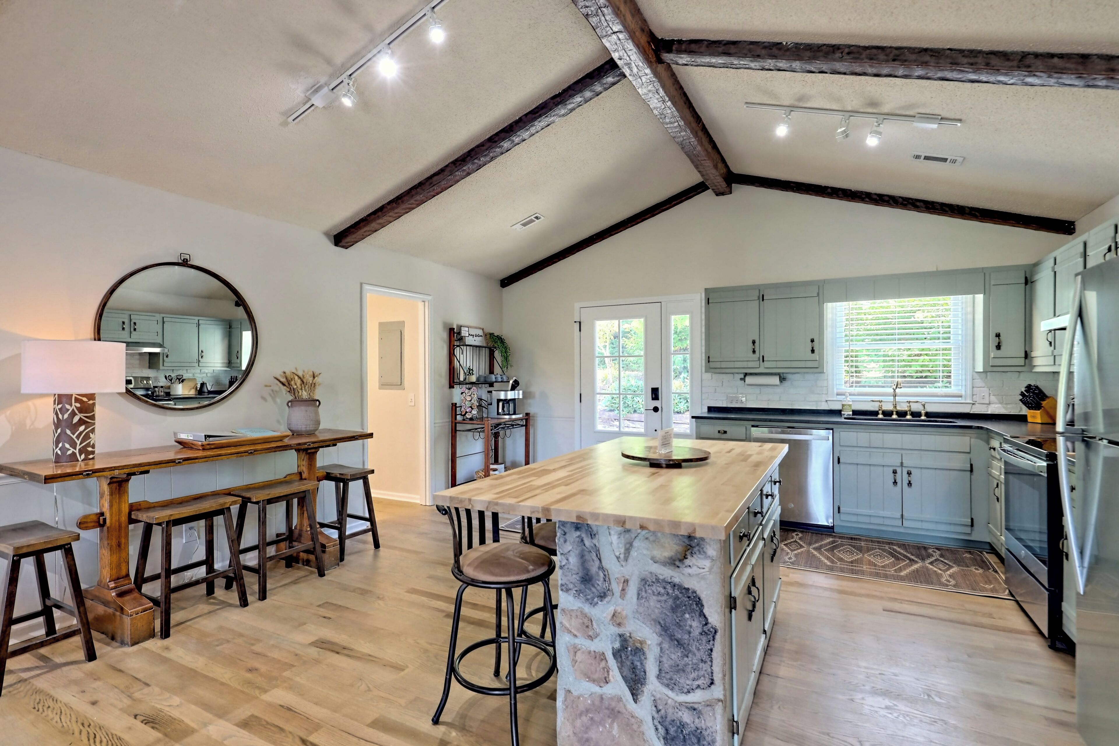 微波炉、烤箱、炉灶、洗碗机