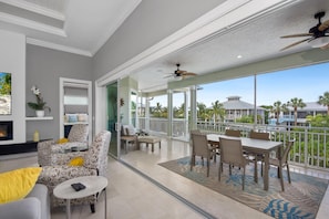 House, Multiple Beds (Memories on Madison) | Outdoor dining