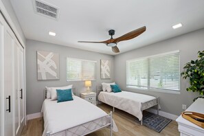 House, Multiple Beds (Beach and Bay) | 3 bedrooms