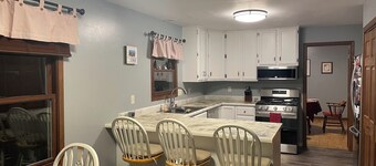 Spacious 4-bedroom 3 Bath house, close to EAA