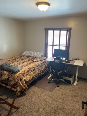 4 室のベッドルーム、アイロン / アイロン台、WiFi、ベッドシーツ