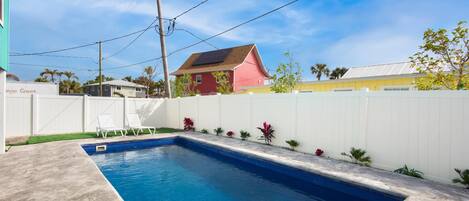 House, 1 King Bed with Sofa bed (Sea Salt Escape) | Pool