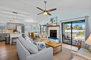House, 1 King Bed with Sofa bed (Sea Salt Escape) | Living area - Sea Salt Escape (Fort Myers Beach)