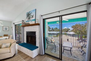 House, 1 King Bed with Sofa bed (Sea Salt Escape) | Living area