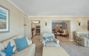 Condo, 1 King Bed (Island Winds 521) | Living area
