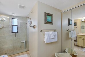 Condo, 1 King Bed (Island Winds 521) | Bathroom - Island Winds 521 (Fort Myers Beach)