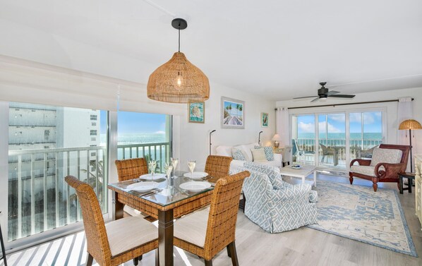 Dining - Sand Caper #406 (Fort Myers Beach)