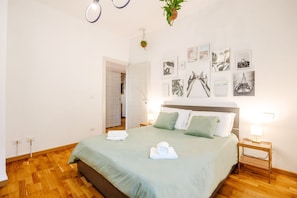 2 bedrooms, iron/ironing board, travel cot, WiFi