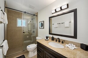 House, Multiple Beds (Endless Tides 1) | Bathroom - Endless Tides 1 (Fort Myers Beach)