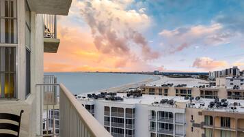 Condo, 1 cama King e sofá-cama (Estero Beach & Tennis 1201-A) | Área da propriedade