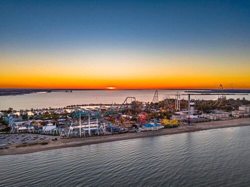 By Cedar Point SportsForce ADA Compliant Sleeps 6