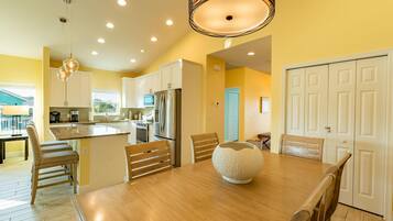 House, Multiple Beds (Island Breeze) | Private kitchen | Oven, toaster