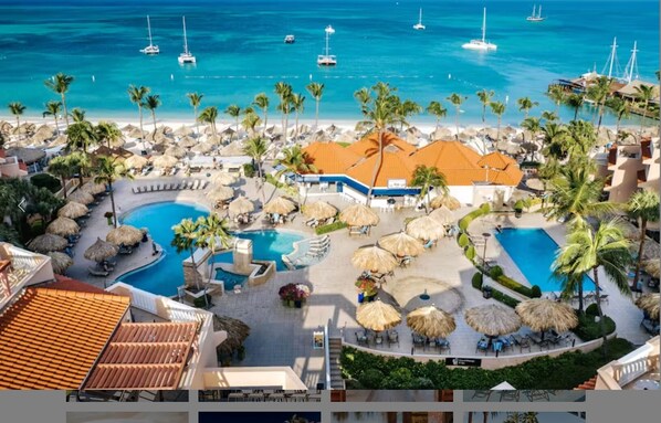 Pool - Palm Beach best private beachfront resort: 2br/2ba/6ppl 7th flr, large deck! (Noord)