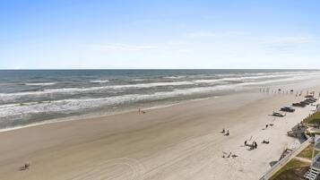 Condo, nhiều giường (Ponce de Leon Towers 803) | Bãi biển | Trên bãi biển