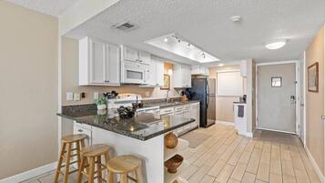 Condo, Multiple Beds (Ponce de Leon Towers 803) | Private kitchen | Oven, coffee/tea maker, toaster, blender