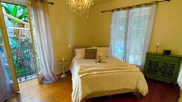 2 bedrooms, travel crib, WiFi, bed sheets