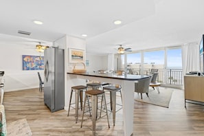 Condo, Multiple Beds (Pelican C606) | Dining