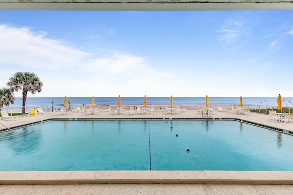 Lejlighed - 1 kingsize-seng med sovesofa (Smyrna Beach Club 818B) | Pool