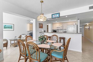 Apartment, 1 King-Bett und Schlafsofa (Smyrna Beach Club 818B) | Speisen