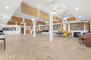 Apartment, 1 King-Bett und Schlafsofa (Smyrna Beach Club 818B) | Innenbereich