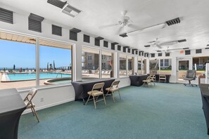 คอนโด, หลายเตียง (Sea Coast Condominium 418) | สระว่ายน้ำ | สระน้ำอุ่น