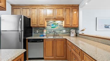 Condo, 1 Queen Bed with Sofa bed (Sea Coast Gardens II 110) | Private kitchen