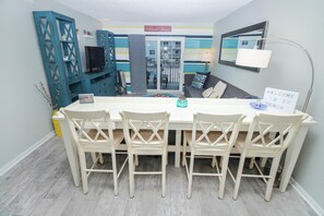 Living area - Z-sea Coast Gardens II 209 (New Smyrna Beach)