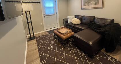 Cozy studio in nice West Hempstead with WiFi, AC