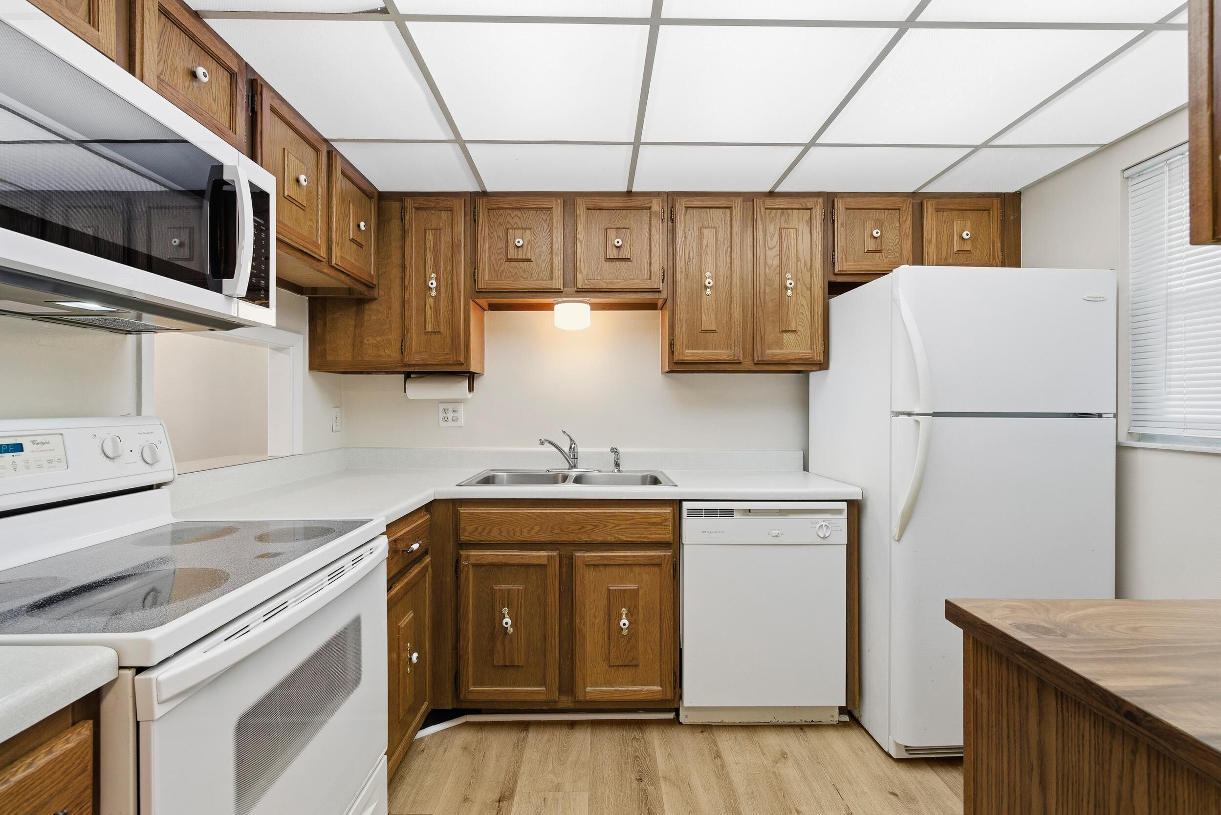 Condo, 1 cama King e sofá-cama (Sea Coast Gardens II 316) | Cozinha privada | Fogão