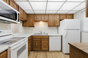 Condo, 1 King Bed with Sofa bed (Sea Coast Gardens II 316) | Private kitchen | Oven - Sea Coast Gardens II 316 (New Smyrna Beach)