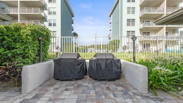公寓客房, 1 張特大雙人床和 1 張沙發床 (Sea Coast Gardens II 316) | 住宿一隅